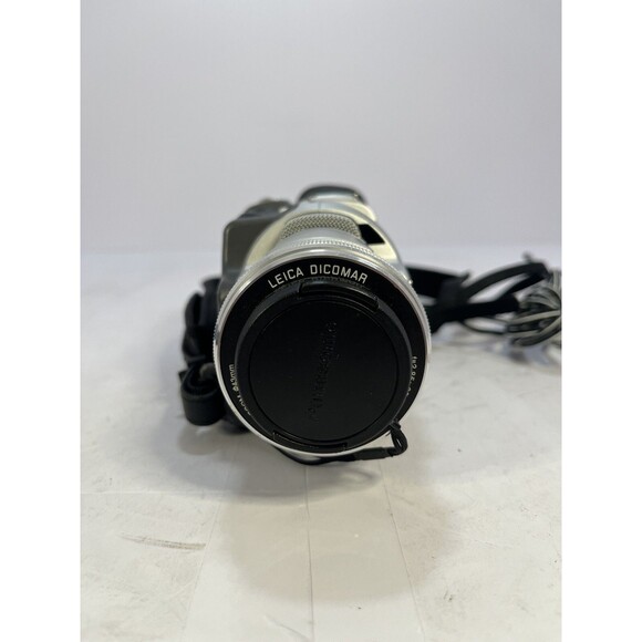 Panasonic Palmcorder PV-DV953D 2.5" Display 3MP MiniDV Camcorder HUGE Bundle - Picture 4 of 16